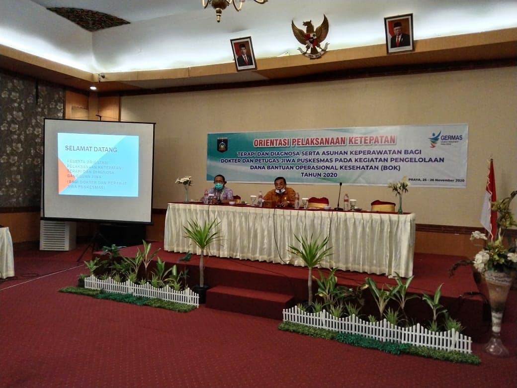 MENINGKATKAN PELAYANAN KESEHATAN JIWA, DIKES LOMBOK TENGAH BERSAMA RSJ MUTIARA SUKMA BERIKAN PENGAYAAN KEPADA SELURUH PUSKESMASNYA